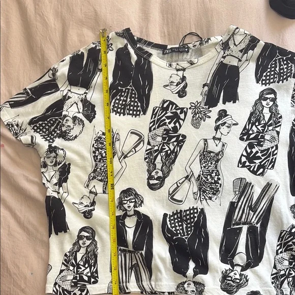 Zara Black and White Graphic T-Shirt - Picture 6 of 8
